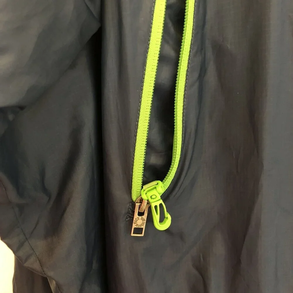 The North Face Mens S Lightweight Waterproof Jacket Packable Hood Zip Pockets
